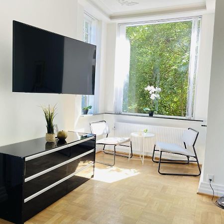 Aday - Aalborg Mansion - Open Bright Apartment With Garden Buitenkant foto