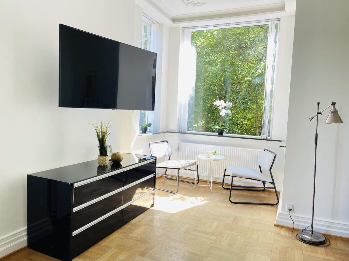 Aday - Aalborg Mansion - Open Bright Apartment With Garden Buitenkant foto