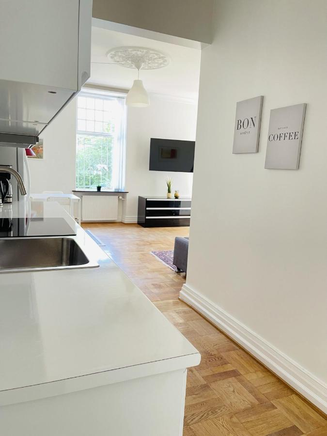 Aday - Aalborg Mansion - Open Bright Apartment With Garden Buitenkant foto